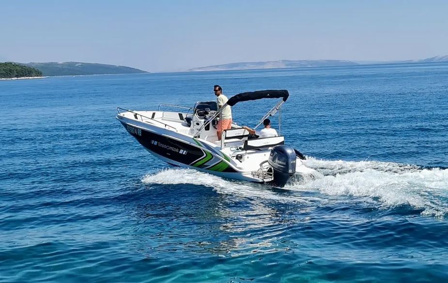 Andromeda Rent a boat Nin