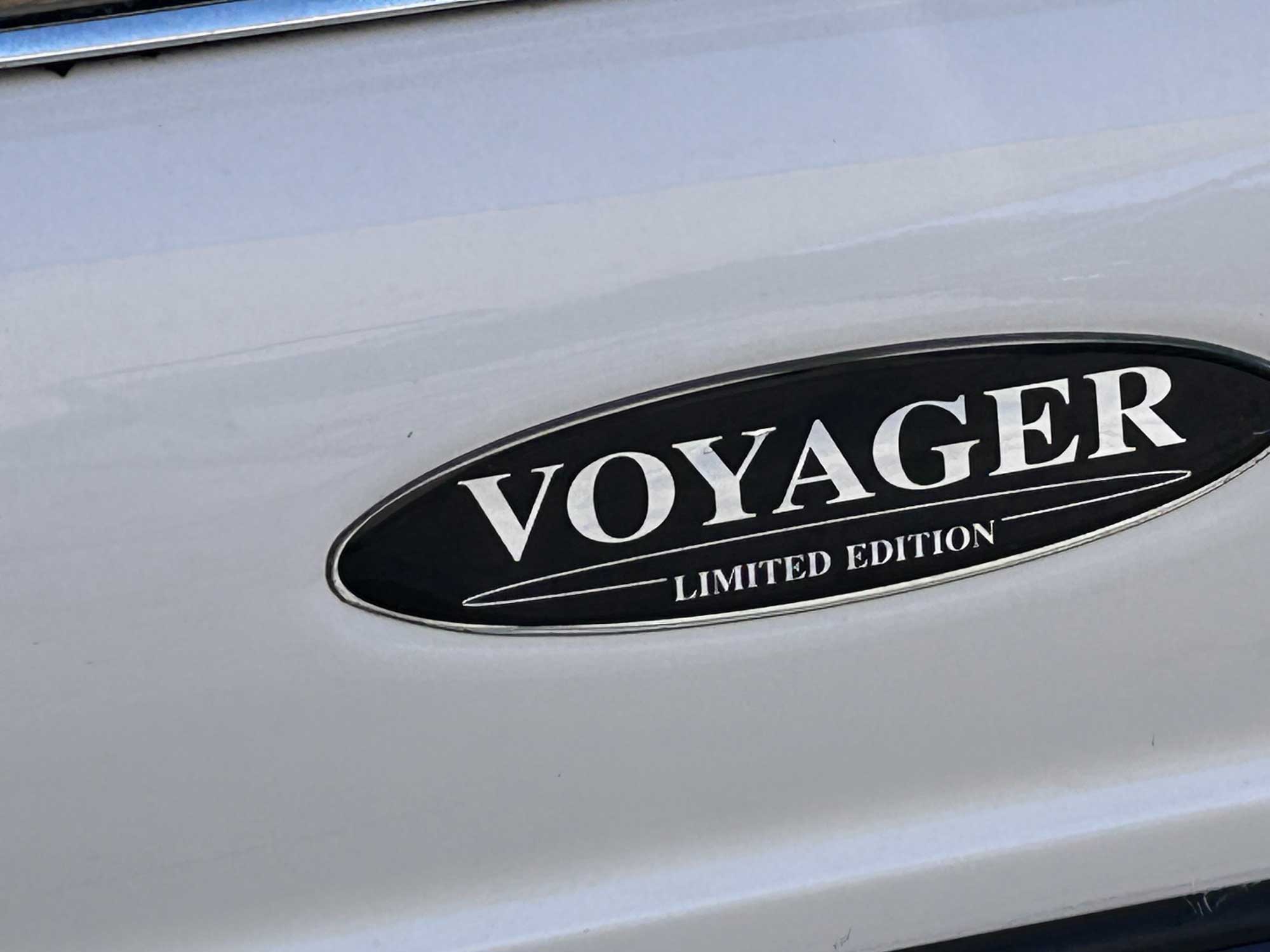 Nin rent a boat Voyager 22 Raineri Voyager 22 Nin rent a boat